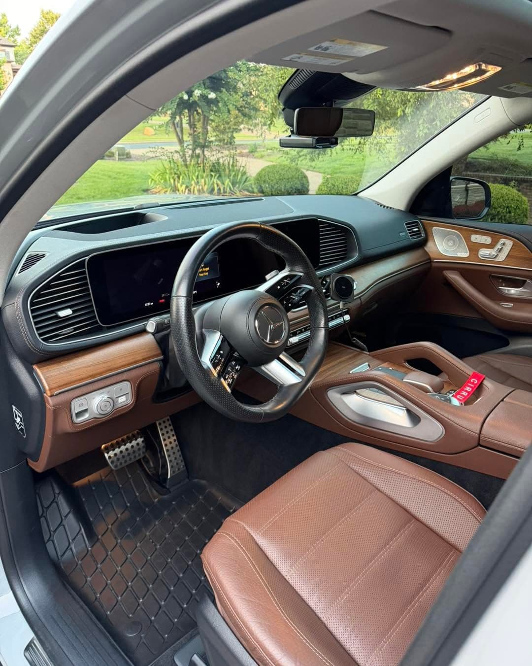 Maybach dash, brown leather after an interior detail