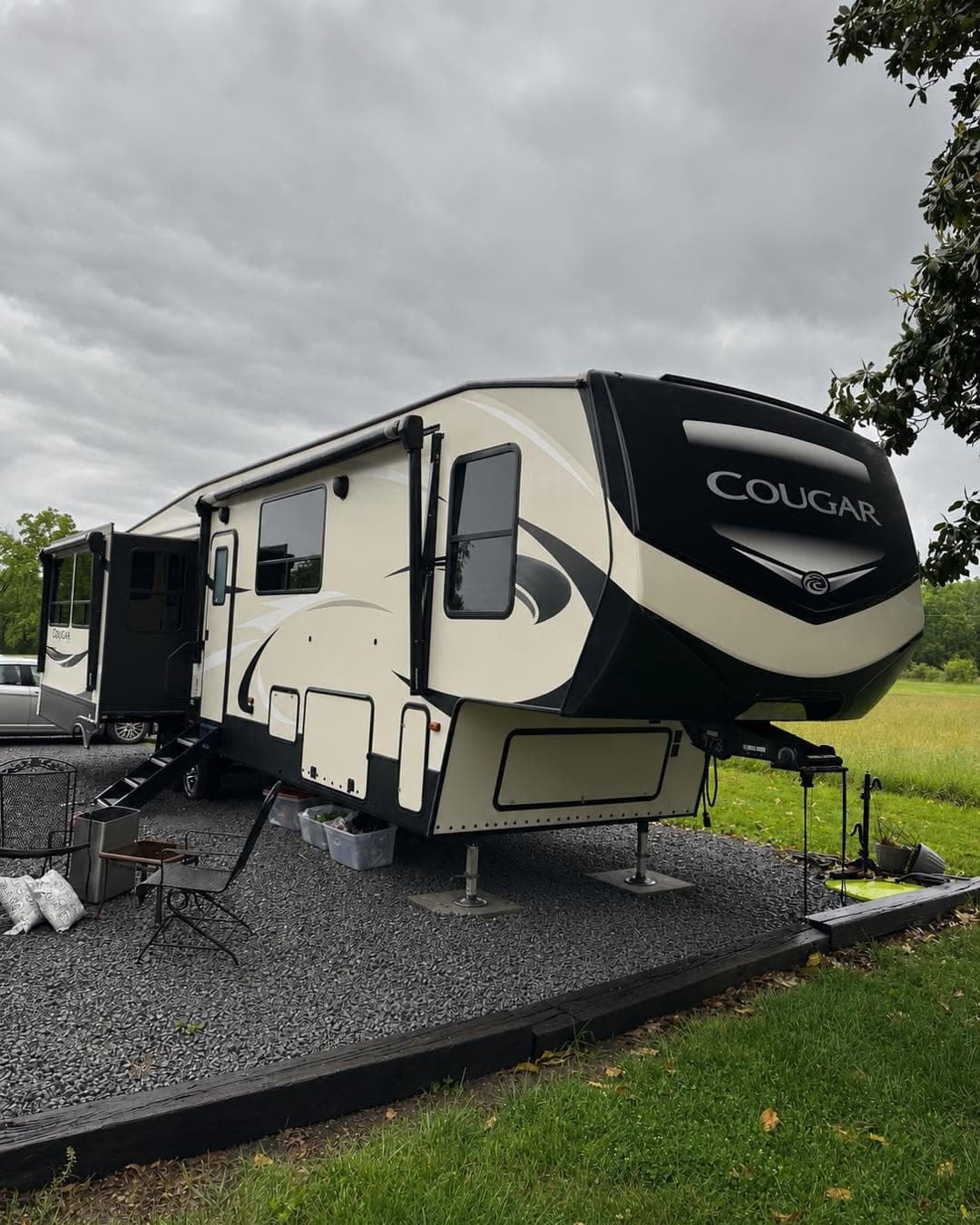 Cougar fifth wheel after an RV wash